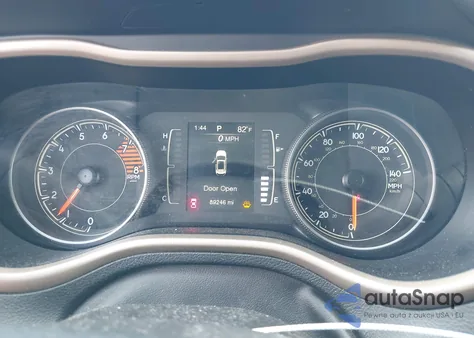 2018 Jeep Cherokee Latitude Fwd from USA, damaged, VIN 1C4PJLCX3JD551801